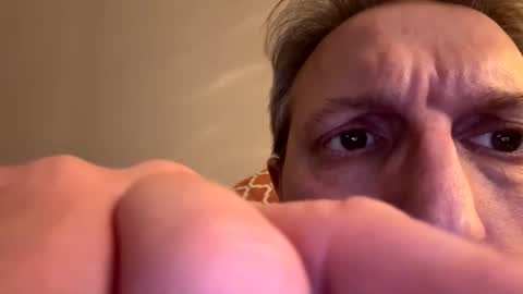 Snapshot of icums4u chatting on April 21, 9:39 pm icums4u online show from April 21, 9:39 pm