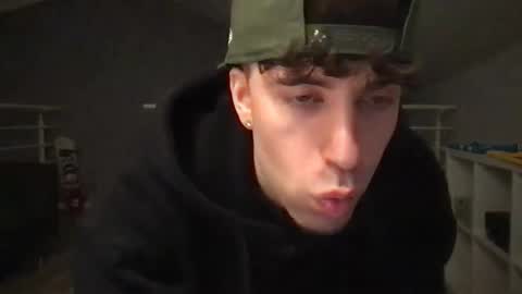 Snapshot of icyninesix chatting on January 1, 10:35 pm icyninesix online show from January 1, 10:35 pm