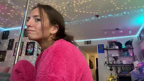 icyspice online show from December 14, 7:58 am