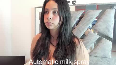 Snapshot of idarazanin24 chatting on December 22, 11:29 am Idara Zanin online show from December 22, 11:29 am