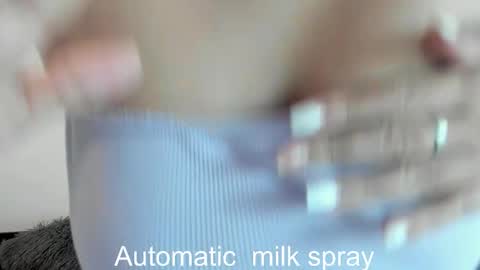 Snapshot of idarazanin24 chatting on February 22, 8:02 am Idara Zanin online show from February 22, 8:02 am