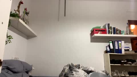 idkwhattowatch online show from February 5, 6:04 pm