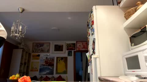 idkwhattowatch online show from February 20, 4:46 pm