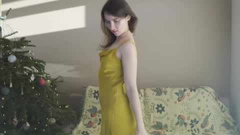 Snapshot of ifyouleave chatting on January 4, 1:10 pm Belle online show from January 4, 1:10 pm