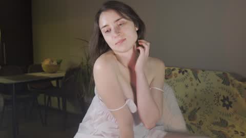 Snapshot of ifyouleave chatting on January 18, 5:15 pm Belle online show from January 18, 5:15 pm