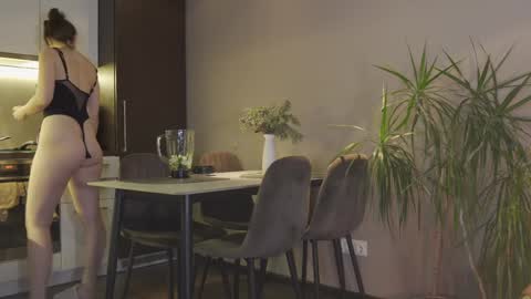 Snapshot of ifyouleave chatting on January 24, 4:39 pm Belle online show from January 24, 4:39 pm