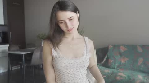 Snapshot of ifyouleave chatting on February 18, 12:28 pm Belle online show from February 18, 12:28 pm