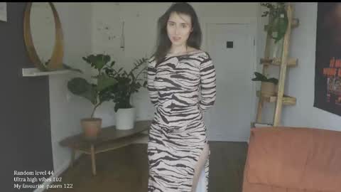 Snapshot of ifyouleave chatting on October 12, 10:03 am Belle online show from October 12, 10:03 am