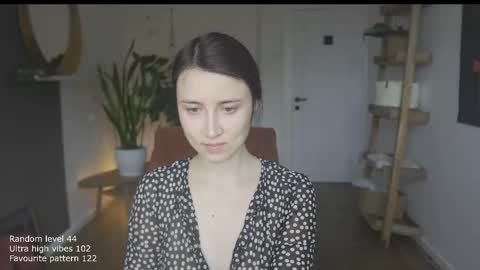 Snapshot of ifyouleave chatting on October 30, 11:11 am Belle online show from October 30, 11:11 am