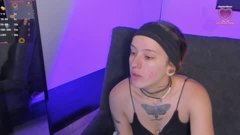 Snapshot of iiam_valentinaa chatting on December 2, 11:56 am online show from December 2, 11:56 am