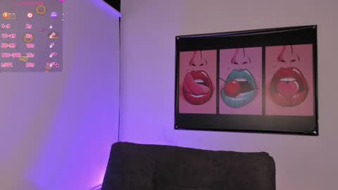 Snapshot of iiam_valentinaa chatting on December 21, 12:06 pm online show from December 21, 12:06 pm