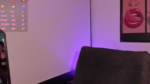 Snapshot of iiam_valentinaa chatting on December 24, 12:44 pm online show from December 24, 12:44 pm