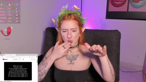 Snapshot of iiam_valentinaa chatting on January 14, 5:45 pm online show from January 14, 5:45 pm