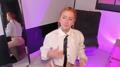 Snapshot of iiam_valentinaa chatting on February 1, 3:50 pm online show from February 1, 3:50 pm