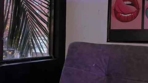 Snapshot of iiam_valentinaa chatting on March 9, 9:25 pm online show from March 9, 9:25 pm