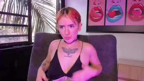 Snapshot of iiam_valentinaa chatting on March 11, 5:46 pm online show from March 11, 5:46 pm