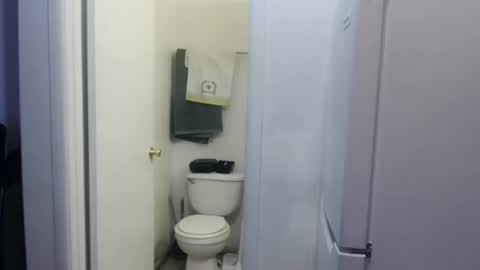 Snapshot of ikebbcdaddy chatting on December 13, 5:54 pm IkebbcDaddy online show from December 13, 5:54 pm