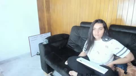 Snapshot of iko_deli chatting on March 10, 3:45 am valentina online show from March 10, 3:45 am