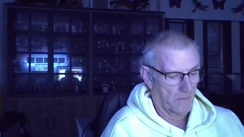 Snapshot of ikwiljeneuken123 chatting on February 24, 4:54 am ikwiljeneuken123 online show from February 24, 4:54 am