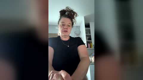 Snapshot of ilanamumma chatting on May 29, 11:41 am ilanamumma online show from May 29, 11:41 am
