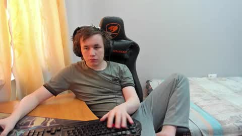 iliaskris online show from February 25, 5:50 am