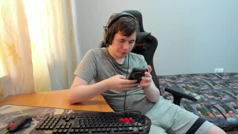 iliaskris online show from March 28, 8:36 am