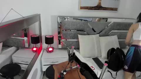 ILY   online show from November 1, 11:40 pm