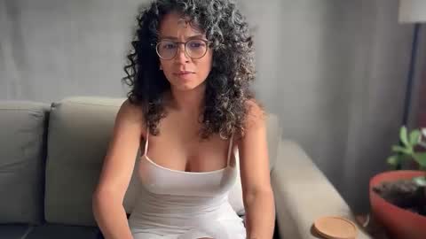 Snapshot of illaroom chatting on October 12, 3:00 pm Kloe online show from October 12, 3:00 pm