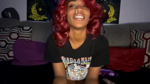 Snapshot of illoqu3nt chatting on December 4, 9:46 pm Dre online show from December 4, 9:46 pm