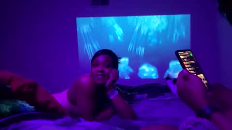 Snapshot of illoqu3nt chatting on January 26, 12:58 am Dre online show from January 26, 12:58 am