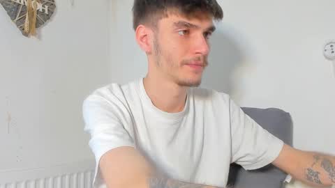 Snapshot of illusions888 chatting on November 4, 8:35 am D-Illusion online show from November 4, 8:35 am