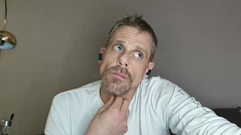 Ilovesquirterz1 online show from March 10, 7:53 am