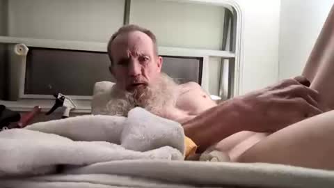 iluvnaughtypartygirls online show from April 17, 6:27 am