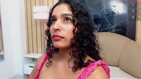 Snapshot of im_beliinda chatting on February 7, 11:30 pm Belinda Mesa online show from February 7, 11:30 pm