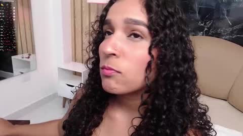 Snapshot of im_beliinda chatting on February 17, 12:07 am Belinda Mesa online show from February 17, 12:07 am