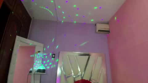 Snapshot of im_brittany_333 chatting on May 27, 3:14 am im_brittany_333 online show from May 27, 3:14 am