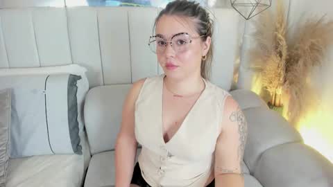 DAHLIA online show from February 19, 9:00 pm