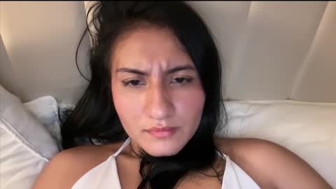 Snapshot of im_dayana chatting on February 23, 4:10 am instagram online show from February 23, 4:10 am