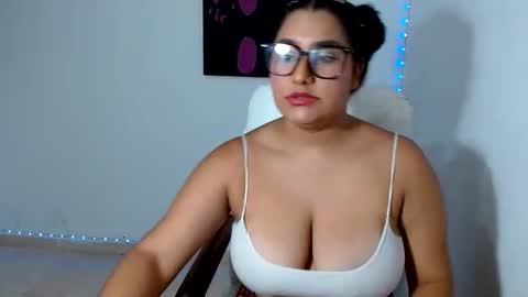 Snapshot of im_may chatting on May 11, 8:28 pm IM May online show from May 11, 8:28 pm