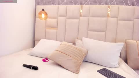 im_miadoll online show from March 7, 7:55 pm