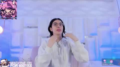 Moly  online show from January 18, 2:21 pm