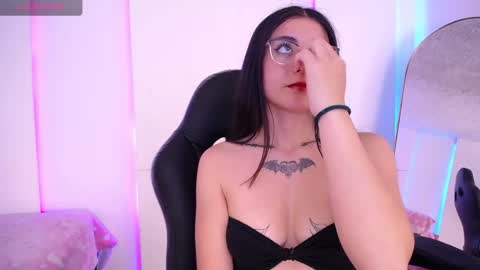 Snapshot of im_rosse_ chatting on March 30, 7:37 pm Jade Rosse online show from March 30, 7:37 pm