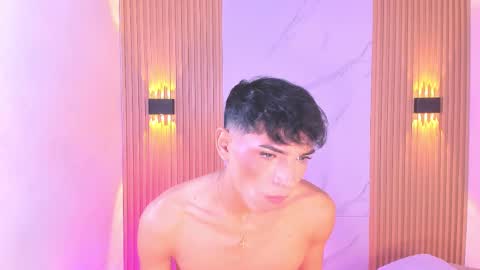 im_sebaslopez online show from November 11, 8:20 pm