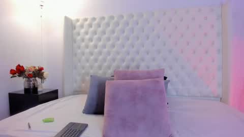 SOPHI online show from October 9, 3:59 am