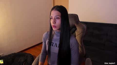 TAYLOR  online show from February 6, 5:25 am