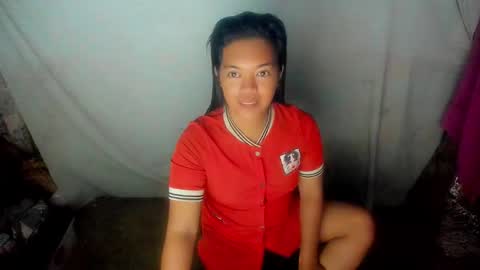 Snapshot of im_ur_hot_ella chatting on March 7, 9:06 am ella may online show from March 7, 9:06 am