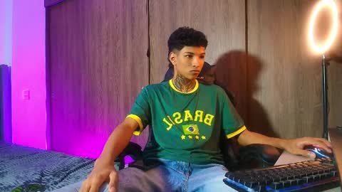 Snapshot of im_usuga chatting on March 26, 5:46 am im_usuga online show from March 26, 5:46 am