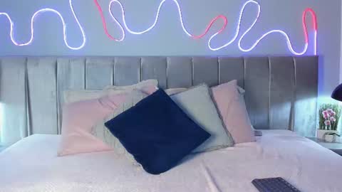 Val online show from July 16, 7:53 pm