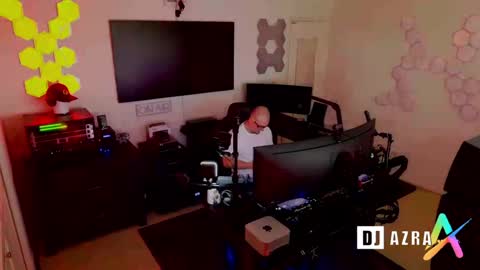 Snapshot of imdjazra chatting on December 28, 3:59 pm DJ Azra online show from December 28, 3:59 pm