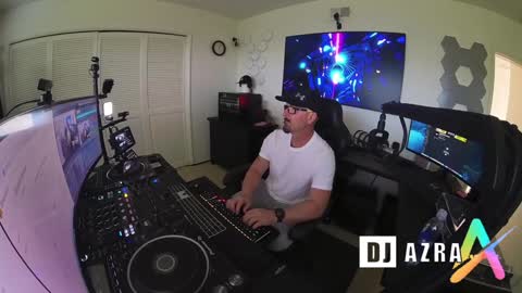 Snapshot of imdjazra chatting on February 6, 8:02 pm DJ Azra online show from February 6, 8:02 pm